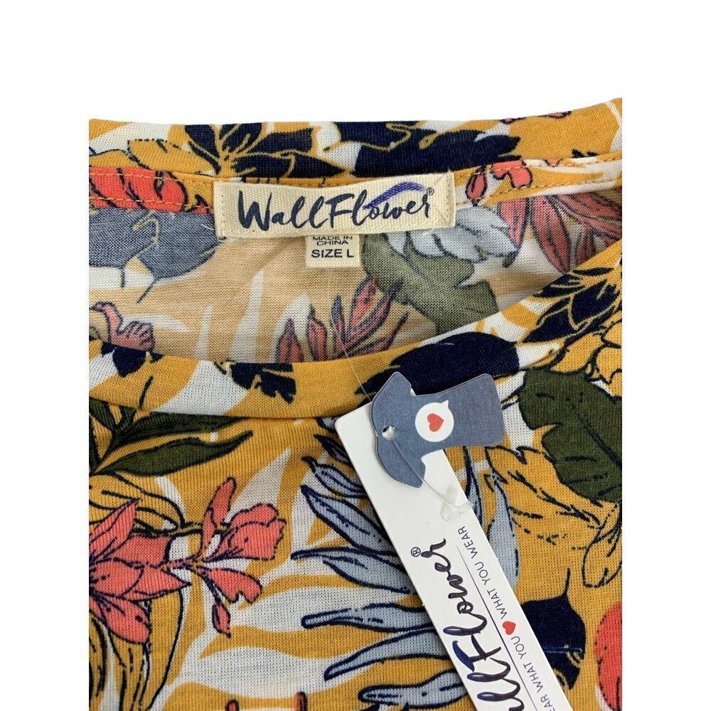 Wall Flowers Women's Floral Top - Picture 3 of 6